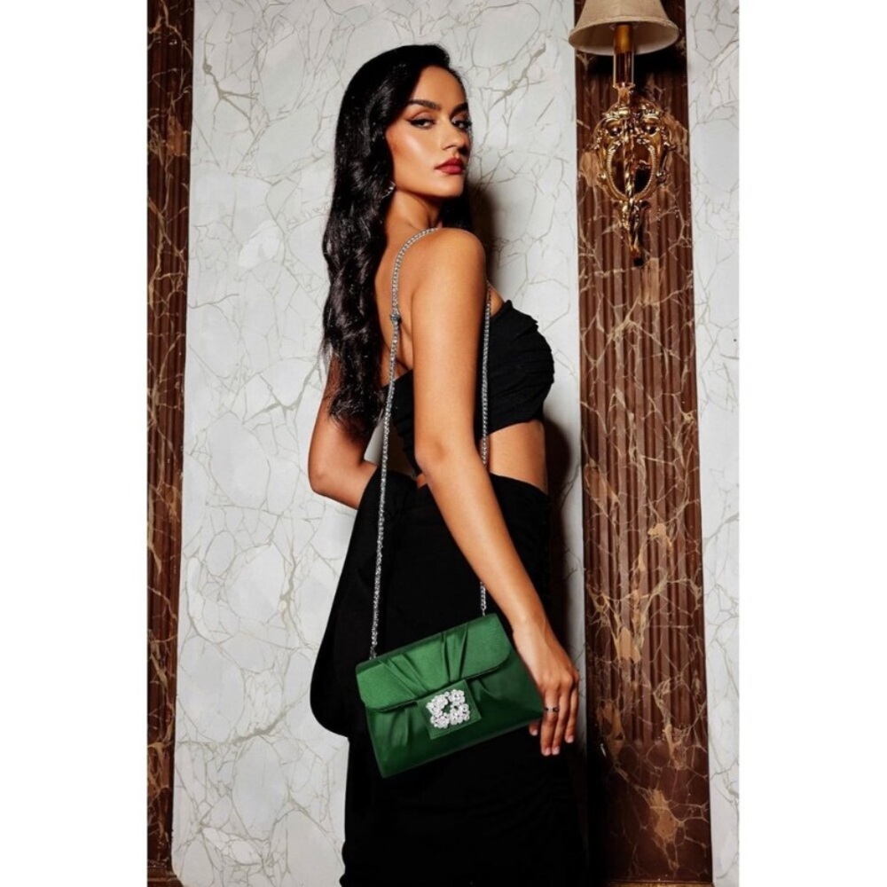 NWT-Elegant Green Satin Clutch with Chain Strap - Picture 8 of 12